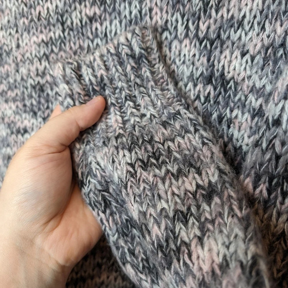 Ann Taylor LOFT Outlet Pink Grey Soft Knit Crew Sweater Woman  Small - Picture 3 of 11